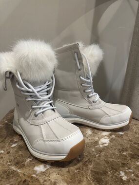 UGG White Faux-Fur Trim Lace-Up Winter Boots